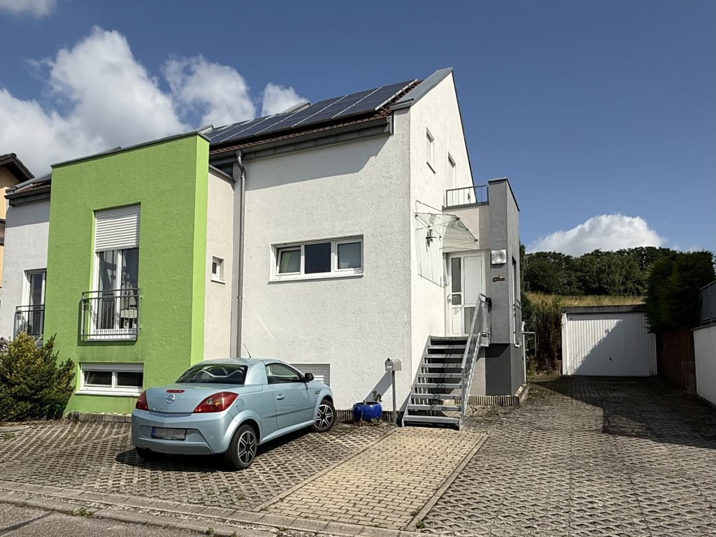 Außenansicht, Eingang, Garage, Stellplätze